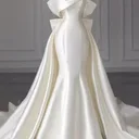 Wedding dress shopping online app icon